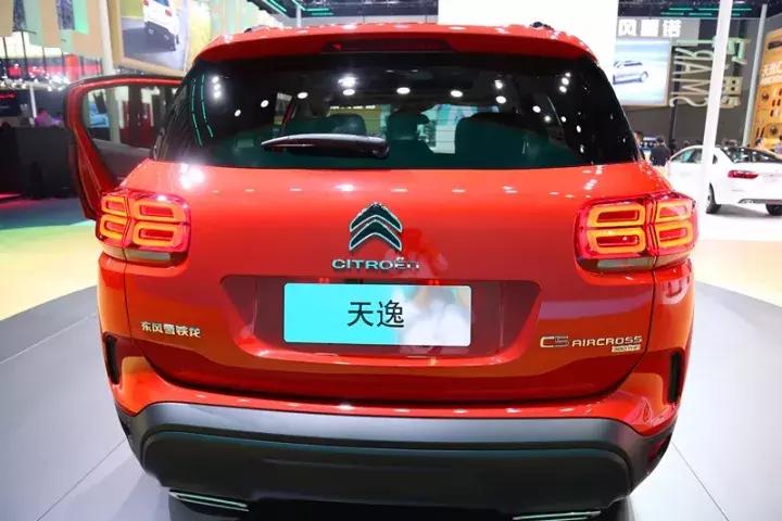 车尾挂着4个8,方向盘跟赛车一样,15万起搞得大众很羞涩!