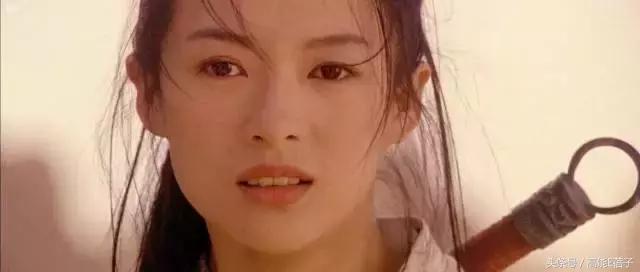 章子怡无滤镜无美颜老态,40岁的章子怡皮肤仍然紧致白皙