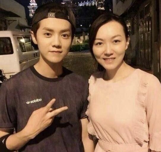 鹿晗关晓彤,鹿晗叫关晓彤小怂的视频