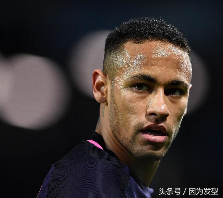 内马尔巴黎圣日耳曼发型,内马尔激情绿茵发型