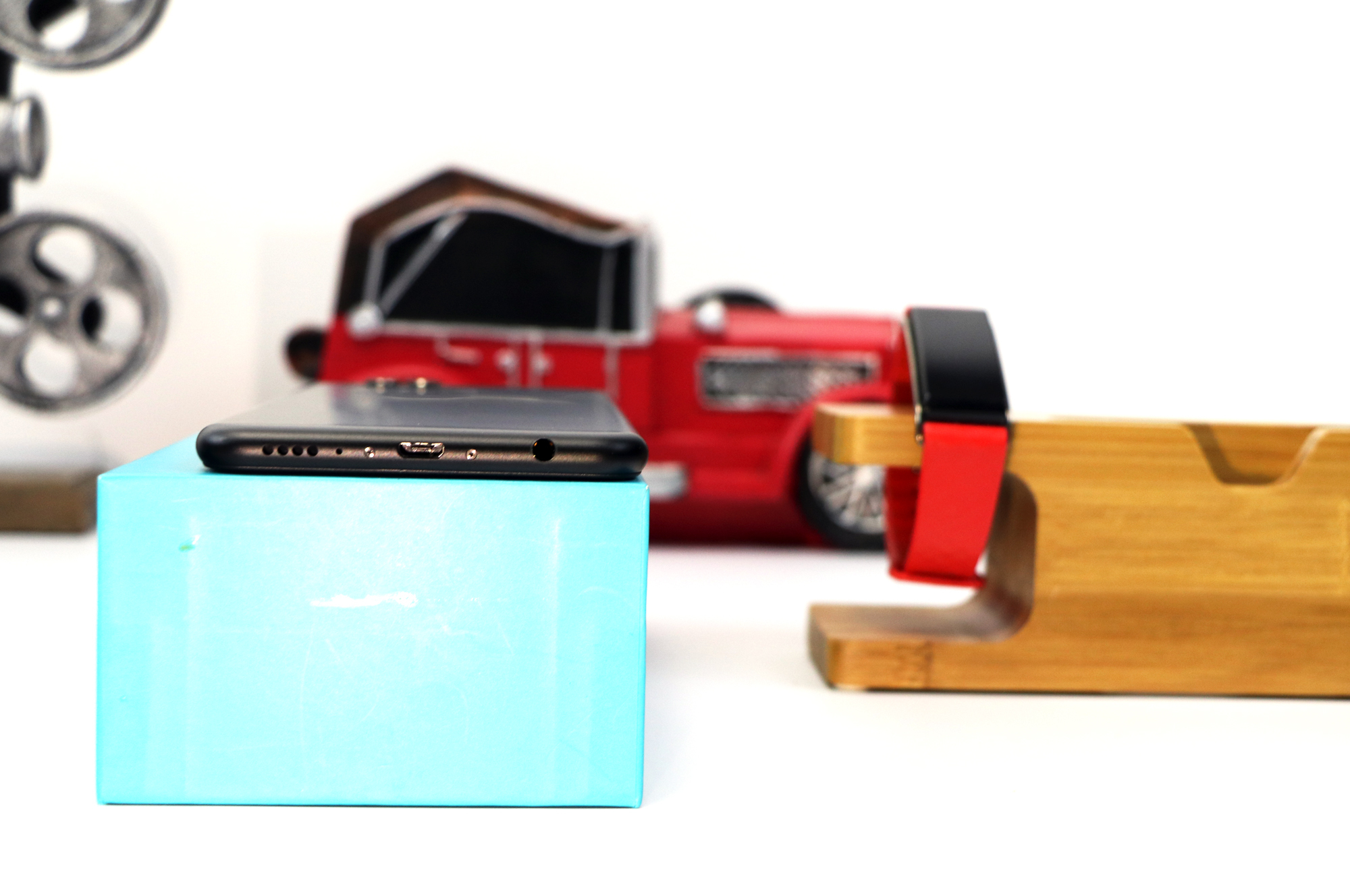 性能强悍千元机,荣耀7x对比畅玩7x