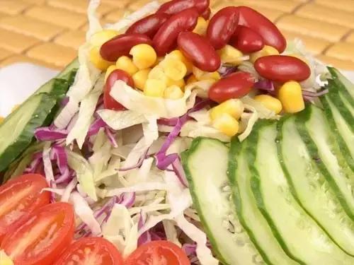 蔬菜沙拉的正确食用方法,蔬菜沙拉怎么做满足一天所需成分