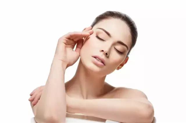 女人长斑是什么原因导致的,小腿长斑是什么原因引起的