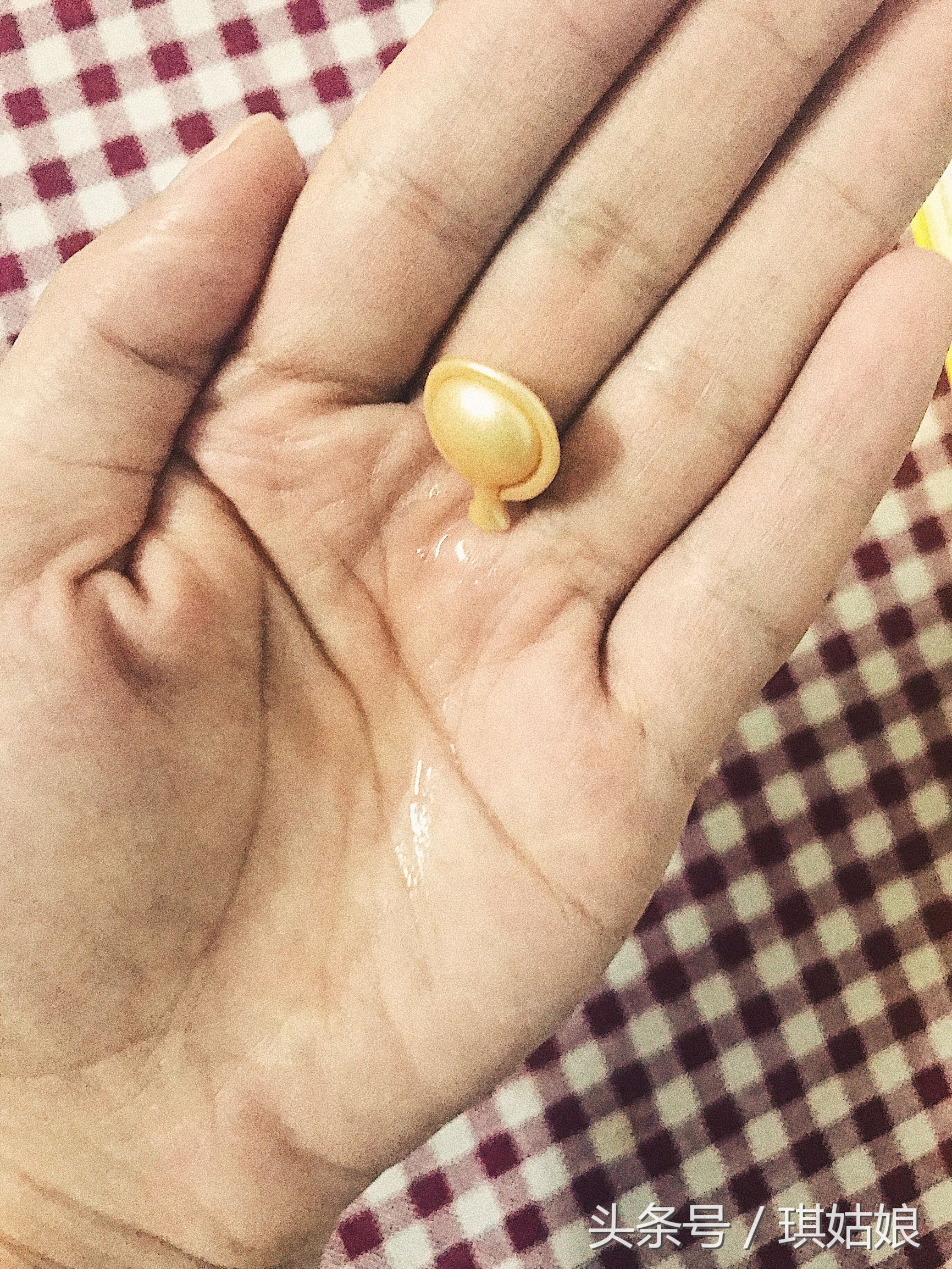 雅顿加拿大粉胶跟专柜粉胶一样吗,雅顿金胶和粉胶一起使用会怎么样