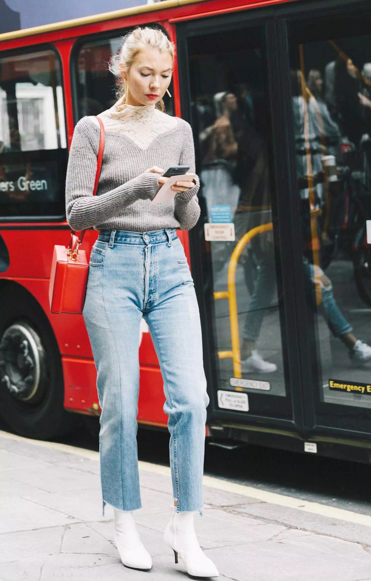 是什么包包，让《美俏》主持人集体为它打call？