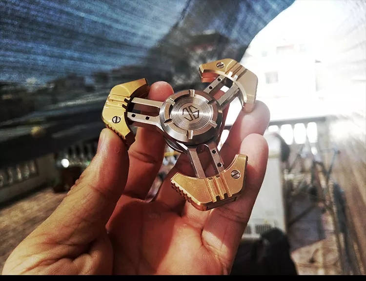 指尖陀螺夜光很酷,指尖陀螺炫酷又简单