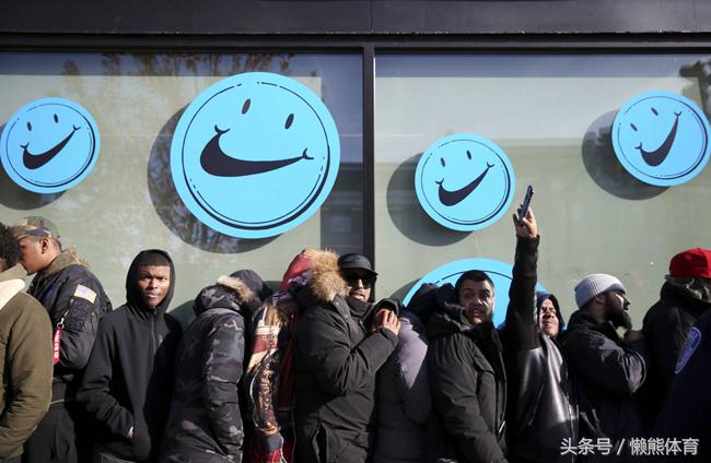 美国黑五网上购物怎么样,美国“黑五”消费热潮背后