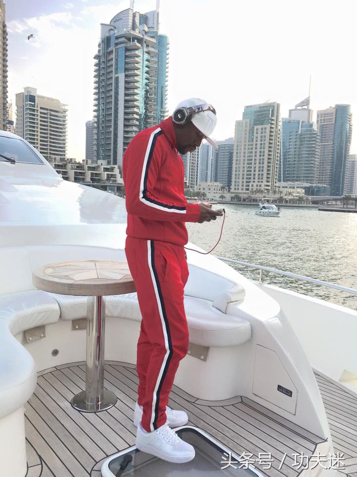 梅威瑟背爱马仕,梅威瑟登长城图片