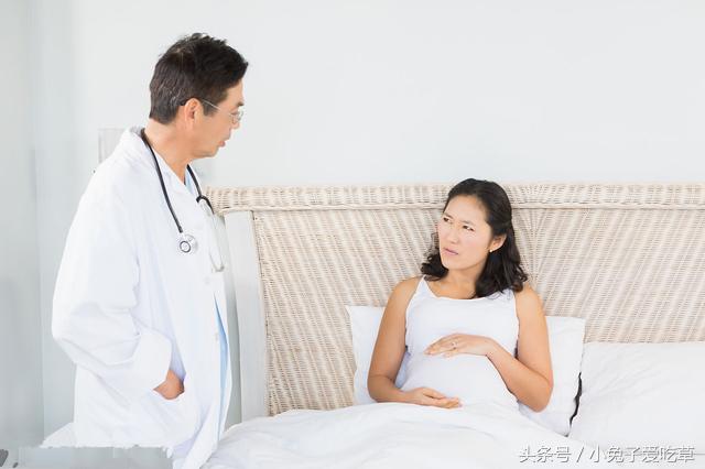 42岁女性月经不调还尿频,后医院检查,医生一开口,她当场被吓懵