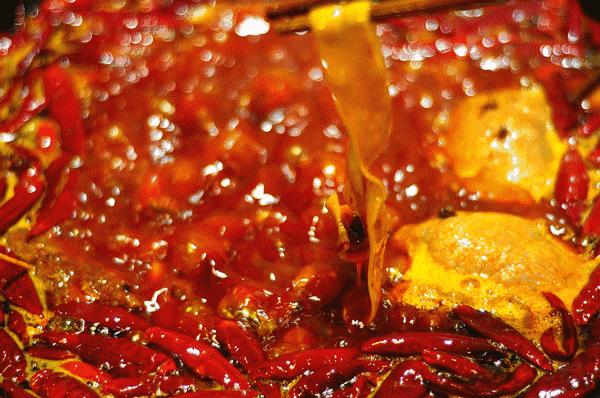 正宗重庆老火锅店逛新城推荐,重庆逛吃之旅本地人推荐的火锅店