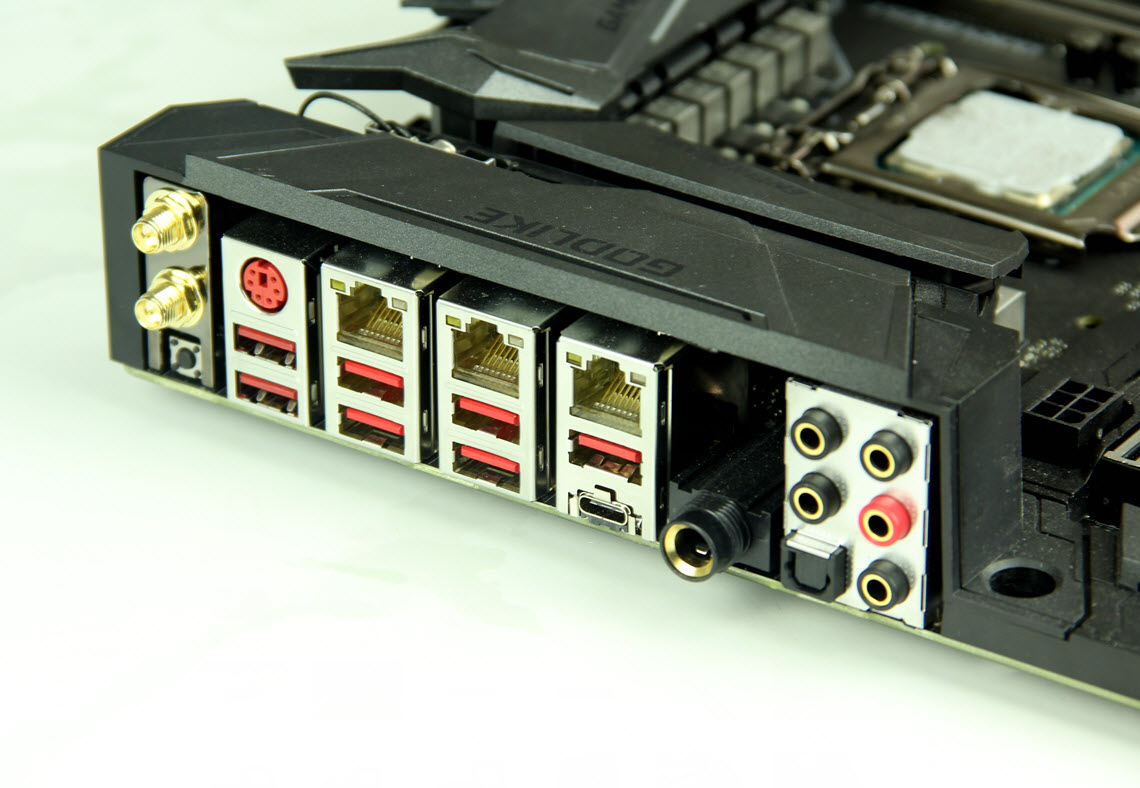 cod和战地射击手感对比,codwwii这款游戏怎么样