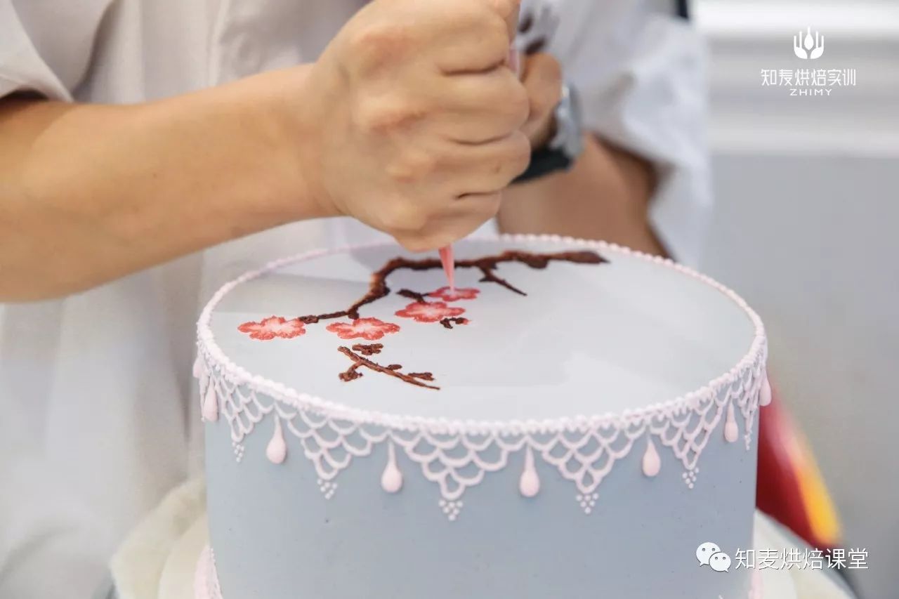 烘焙调色淡黄色配什么颜色,烘焙咖啡色调色方法