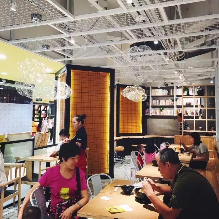 一口米线一口肉酱,一口米线一口醋