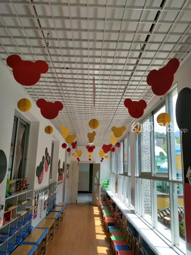 美出天际!幼儿园用小黄人、小猪佩琦、哆啦A梦、米奇做环境