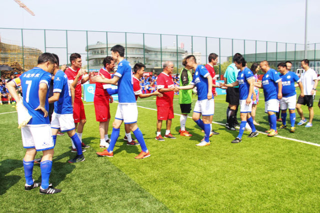 新疆孩子的足球梦,蒲城孩子的足球梦