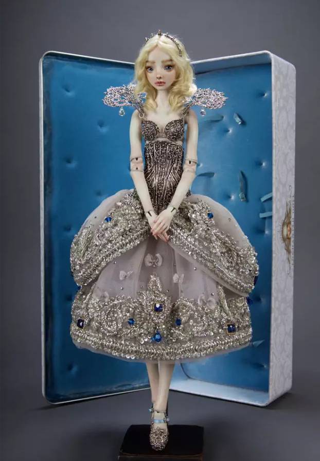 李晨送给范冰冰的200万娃娃，其实并不贵！