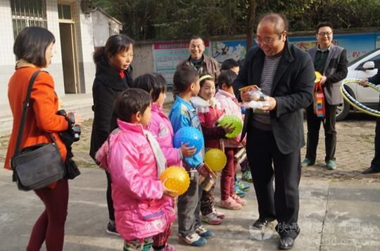 洋县南街小学校长是谁,李志海校长