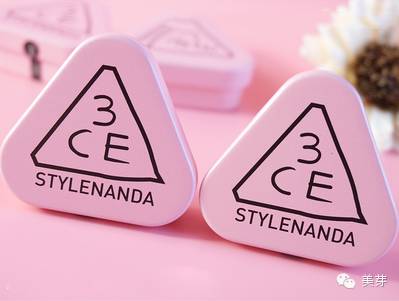 黑色口红怎么涂又简单又漂亮,涂粉色口红