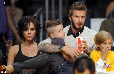 c罗贝克汉姆乔丹科比,科比和梅西互秀技巧分析