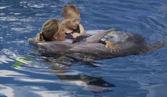 截肢男人励志视频,截肢男孩哭了视频