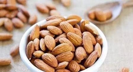 常吃这8种坚果有惊人的效果,震惊这些食物竟然致癌