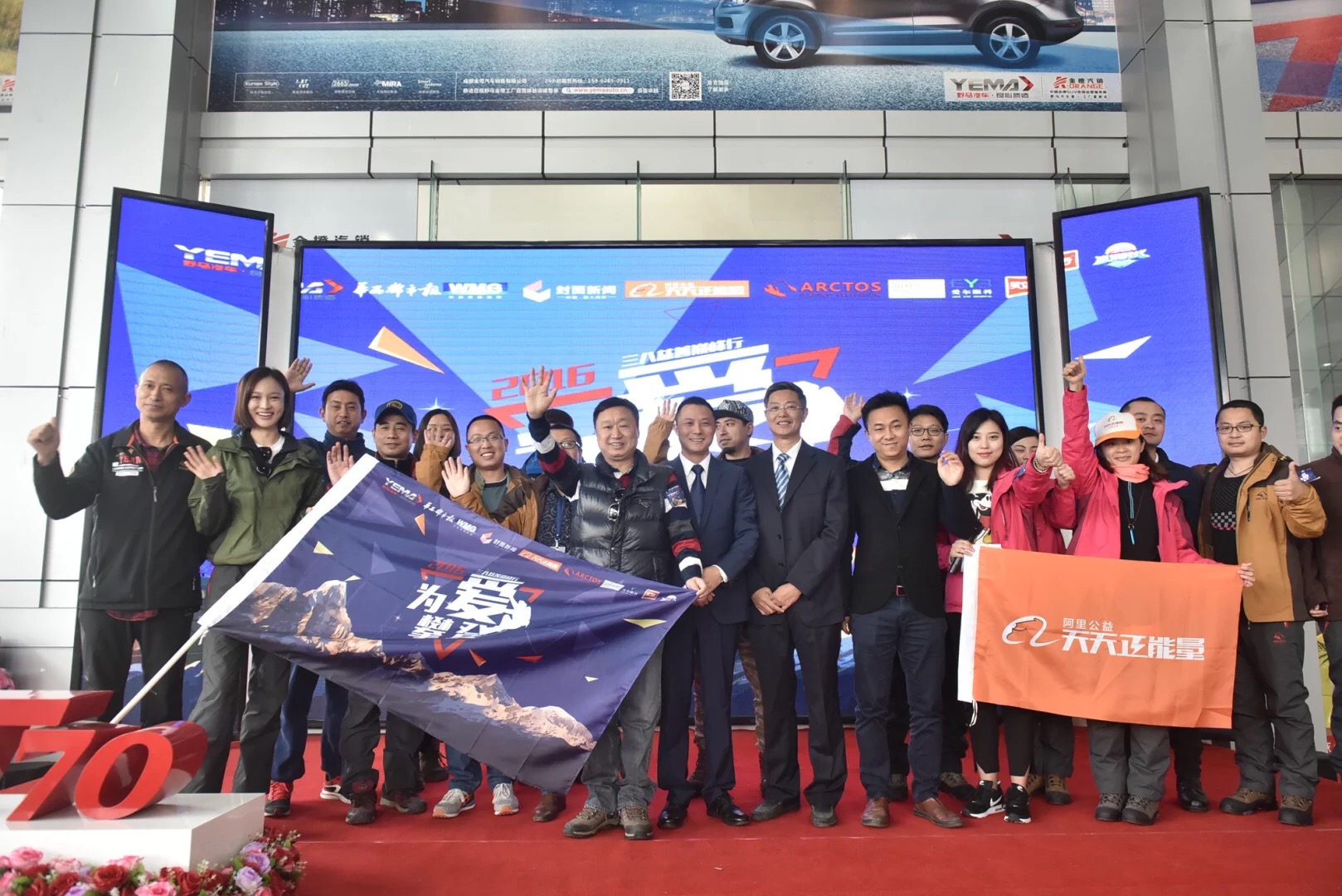 中国前国脚教孩子,前国家队足球队员教小孩