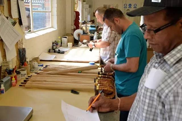 比宋仲基还撩妹的---FoxUmbrellas