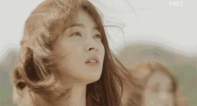 《太阳的后裔》大解析│宋仲基觉得宋慧乔的衣服多少钱？