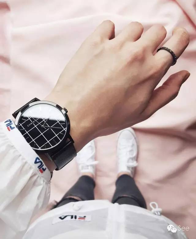 18万左右的名表,1500元左右的dw手表