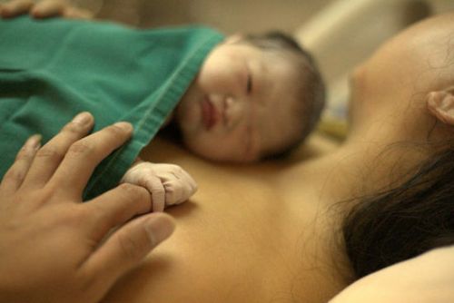 产检双胞胎生单胎,产检时是单胎却生下双胞胎为什么