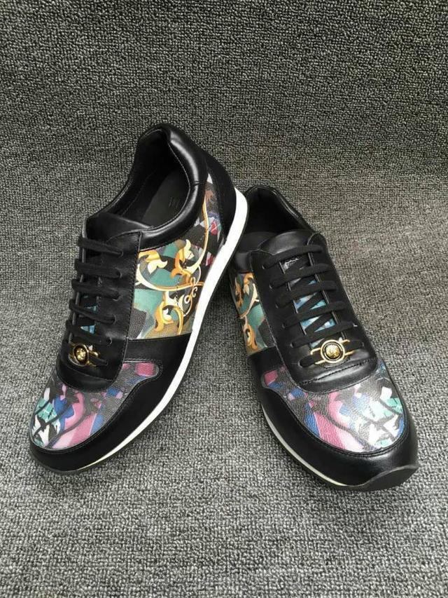 巴利对比普拉达,巴利和tods哪个档次高