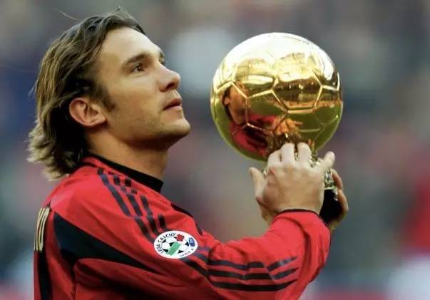 所有人别再拘于眼前的苟且,怀柔首届业余⚽联赛即将开赛,我们在寻找爱⚽的你,还不赶紧跳到球场来?