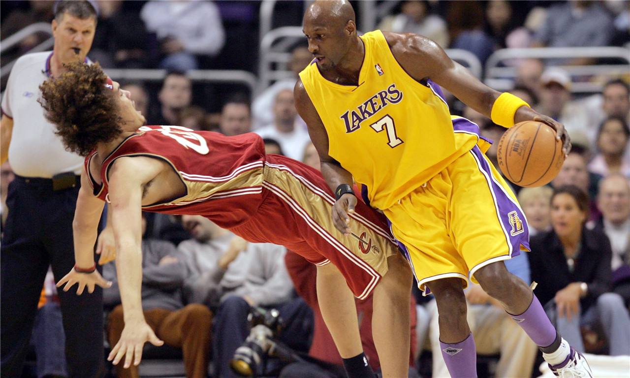 奥尼尔当年对阵波波维奇,波波维奇奥尼尔争球