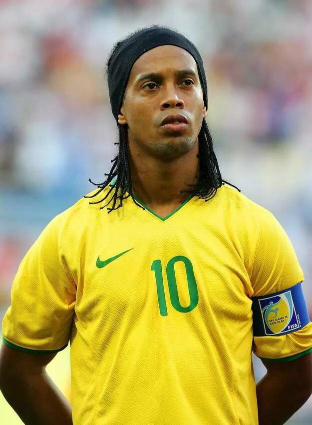 巴西足坛历史十大前锋,十大生不逢时巴西前锋