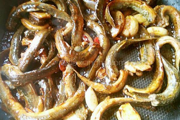 干煸泥鳅的做法,干煸泥鳅