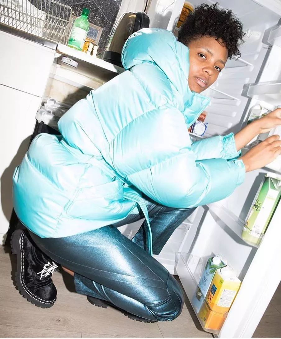 权志龙同款羽绒服穿搭,权志龙穿搭oversize