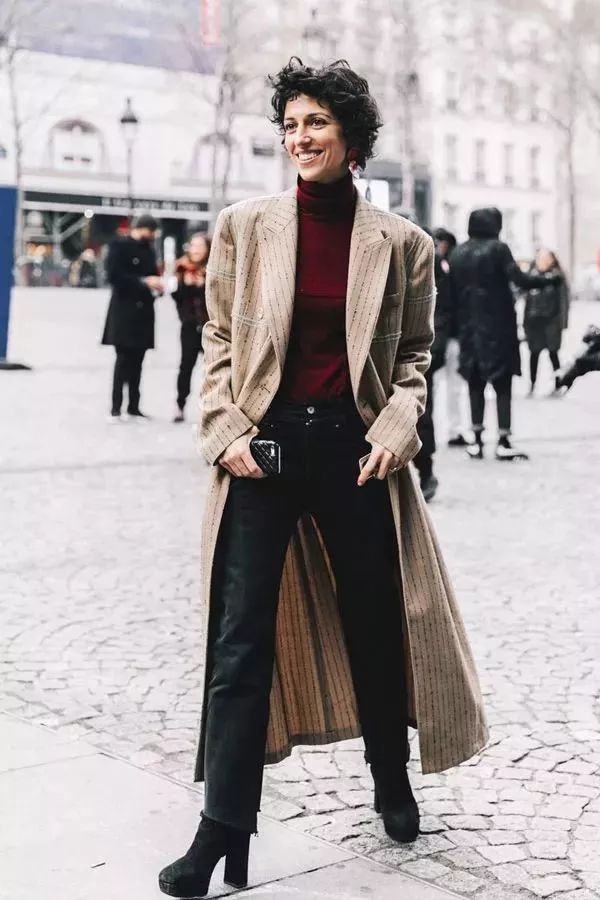 同一套衣服穿起来效果是怎么样的,毛衣搭配轻奢时尚怎么穿都好看