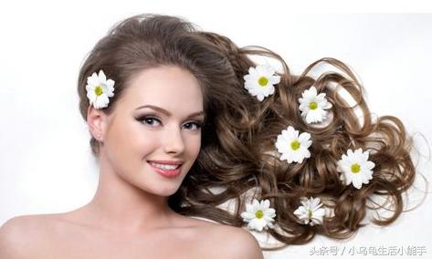 头发如何打理才能不出油,刚洗完头发就感觉油油的咋回事