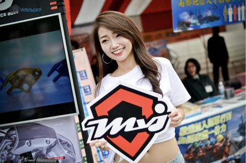 南台车展【SOL/ASTONE/THH】多款彩绘头盔亮相