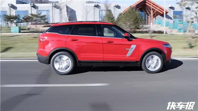 二手众泰t700试驾,众泰t700美女试驾视频