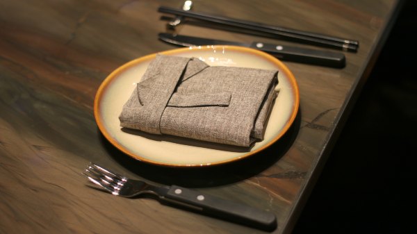 矗于湘江之畔，对望岳麓之巅，记长沙君悦酒店