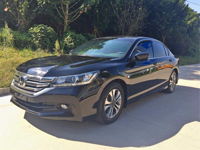 雅阁2016款混动2.0l锐领版,2016款本田雅阁2.0舒适版试驾视频