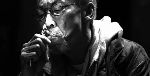 一部反映香港黑暗时期的电影,揭露早期香港社会黑暗的香港电影