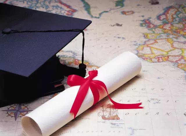 毕业大学生在家啃老,毕业在家啃老一直不工作