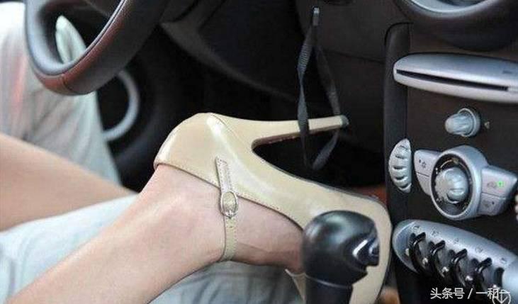 承载和非承载式哪个好,四驱承载式与非承载区别