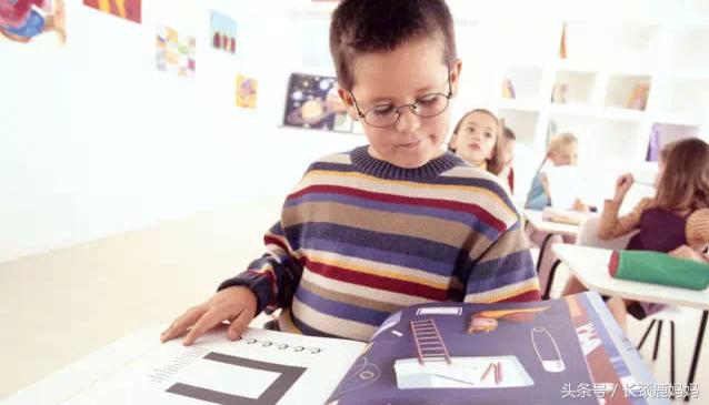 看全球各地果敢爸妈不同寻常的教养笔记，“敢让孩子做自己”！