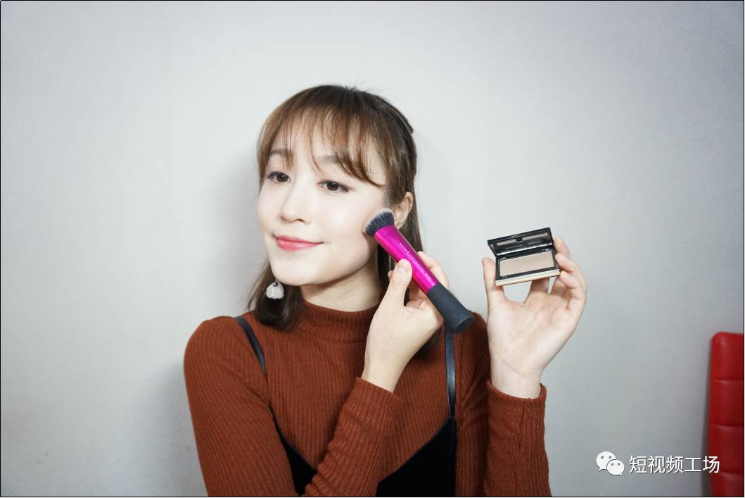 凭借“古妆”走红，获“最佳美妆短视频”，达人如何打造人格化IP