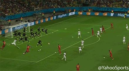 内马尔C罗足球场上的搞笑瞬间,c罗变身滑跪