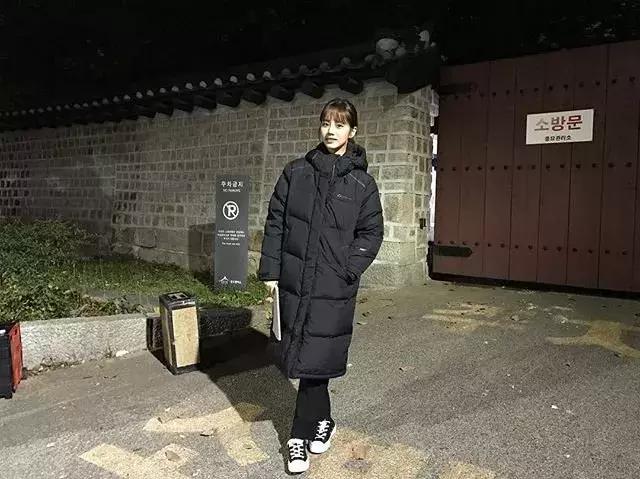 韩国长款羽绒服穿搭,韩国东大门长款羽绒服最时尚