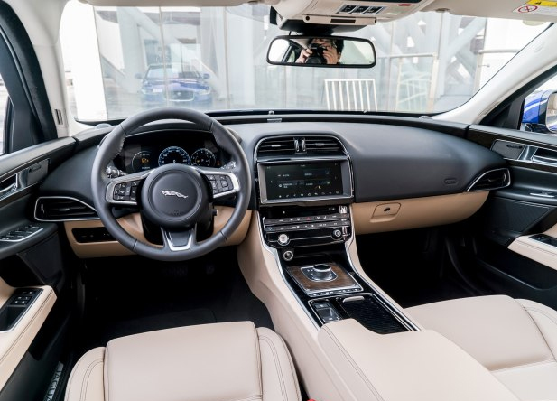 新捷豹xfl将上市,新捷豹xel上市银色